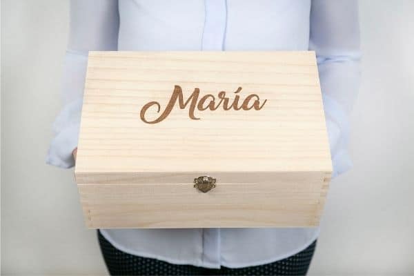 Caja-madera-personal-Maria